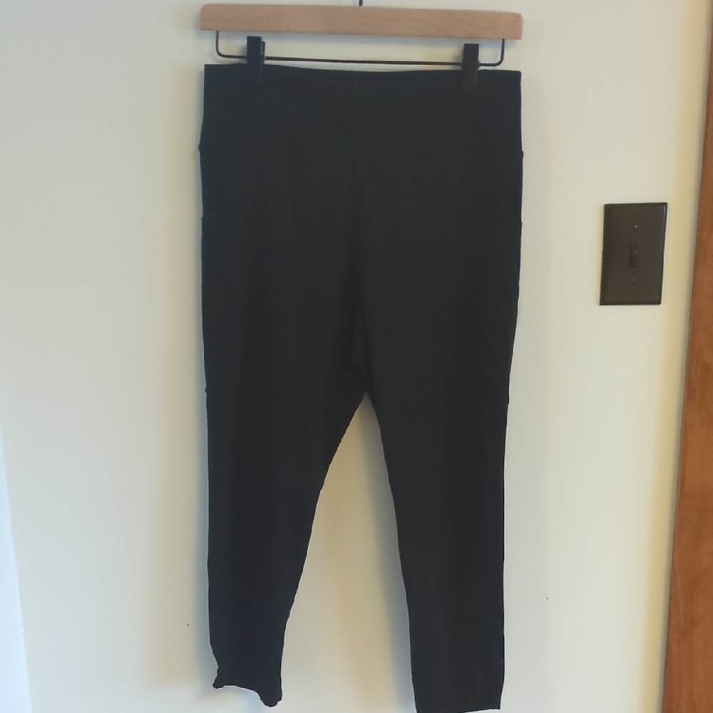 Vuori Black Joggers with Elastic Waistband and Slim Fit